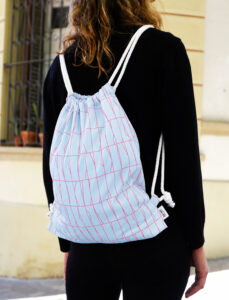 Mochila Básica Celeste y Fucsia